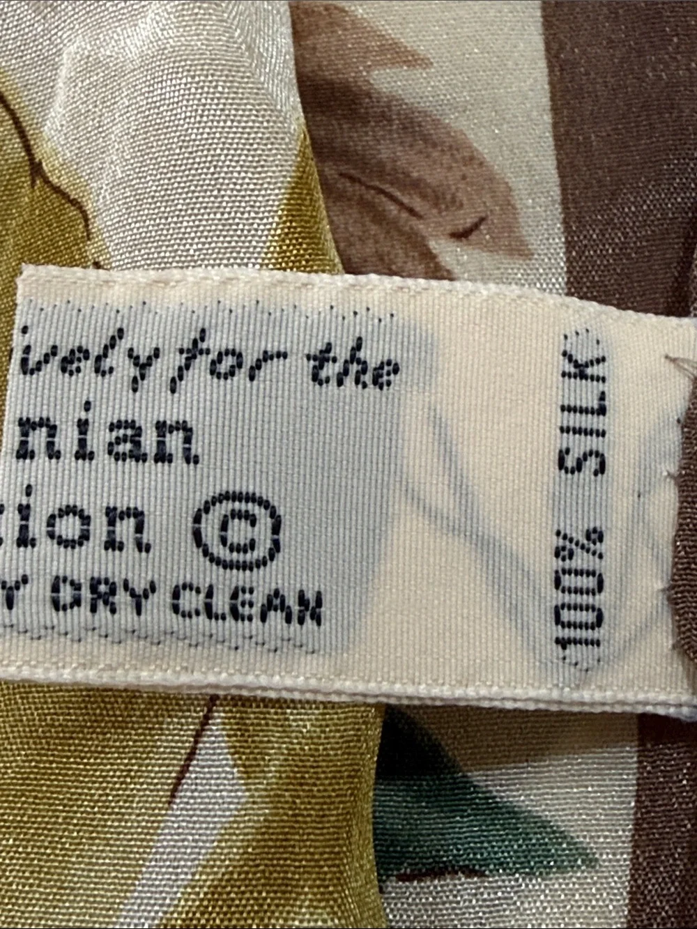 Smithsonian 1990 Silk-Cream Floral Autumn Leaf Scarf Brown Border New never used